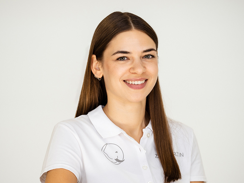 Annalena Reitmeier, Zahnärztin bei Elephant 5 in Köln mit Schwerpunkt auf Ästhetik und Prophylaxe.